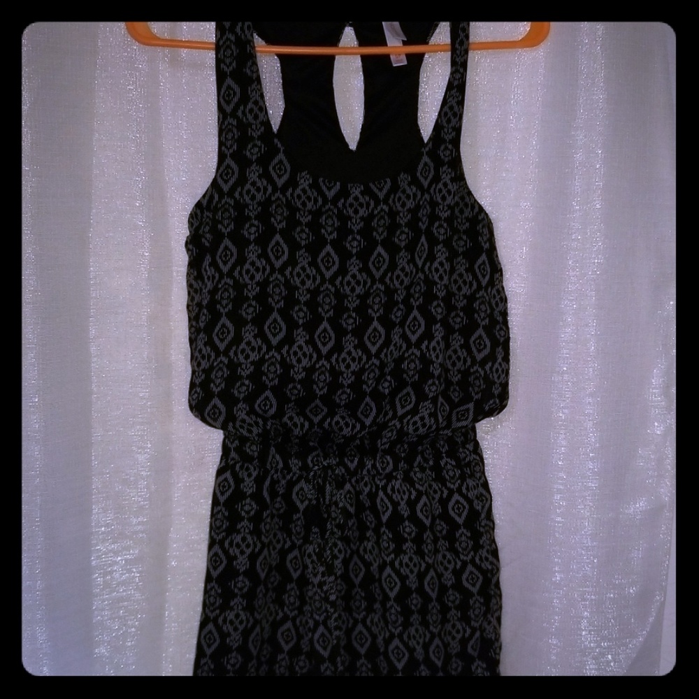Cute black and white romper!